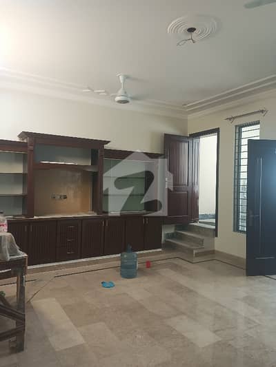 ای ۔ 11 اسلام آباد میں 2 کمروں کا 8 مرلہ زیریں پورشن 85.0 ہزار میں کرایہ پر دستیاب ہے۔