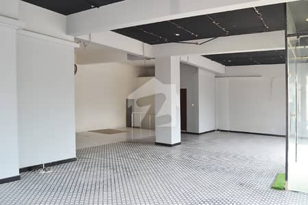 ڈی ایچ اے فیز 6 ڈی ایچ اے ڈیفینس,کراچی میں 8 مرلہ Studio عمارت 42.0 کروڑ میں برائے فروخت۔