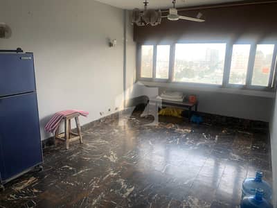 Main Shahra e Faisal 1750 Sqft, 3 Bed Apartment for Sale.