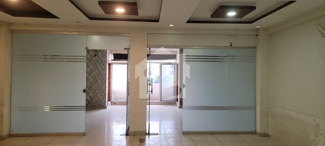G/11 markaz new Plaza vip location 858sq dubel office available for rent real piks