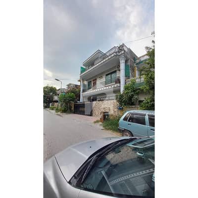 G11 ,25/50 Double Storey House For Sale