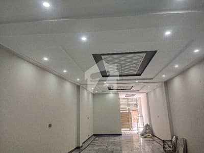 سیٹیلائیٹ ٹاؤن راولپنڈی میں 4 مرلہ Studio دفتر 1.3 لاکھ میں کرایہ پر دستیاب ہے۔
