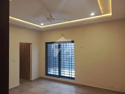 Flat For Sale In Green Avenue Park Rod Chak Shahzad