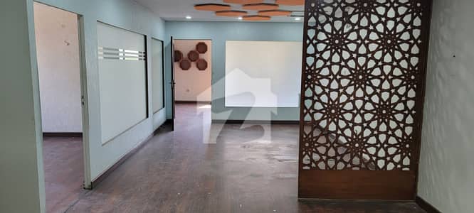 G/11 markaz new Plaza vip location 2nd floor corner 800sq office available for rent real piks