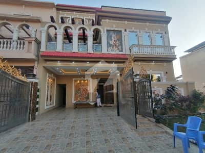 10 Marla House For Sale In LDA Avenue - Block J