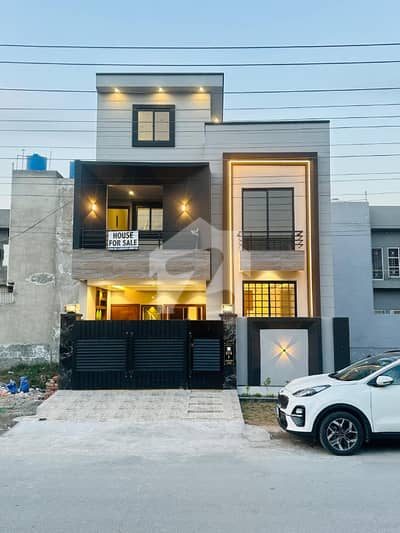 Beautiful House On 60 Feet Road