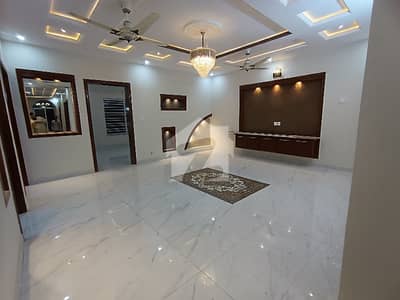 جی ۔ 13 اسلام آباد میں 7 کمروں کا 14 مرلہ مکان 9.5 کروڑ میں برائے فروخت۔