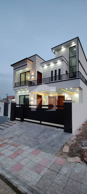 10 Marla Brand New House For Sale