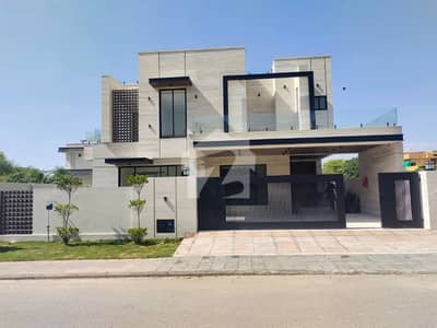 1 Kanal Designer House Is Available For Sale