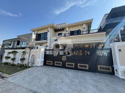 1 Kanal Designer House Is Available For Sale 1 Kanal Designer House Is Available For Sale
