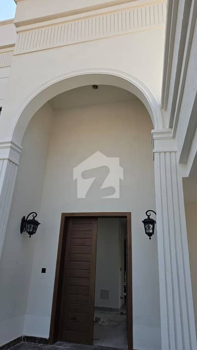 Owner Buikt Kanal Solid House At a very prime location