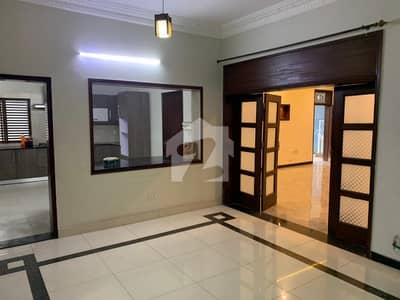 3 Side Corner Beautiful House for Sale in G10
