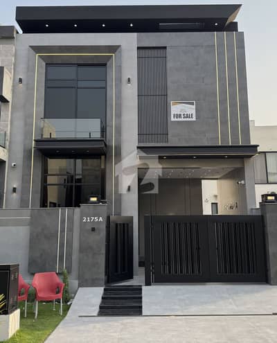 BRAND NEW MODERN HOUSE FOR SALE DHA 9 TOWN BRAND NEW MODERN HOUSE FOR SALE DHA 9 TOWN