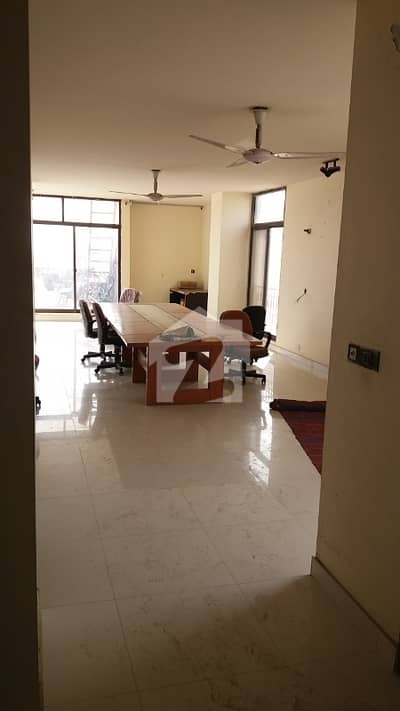 Prime Location 1200 Square Yards House Is Available For sale