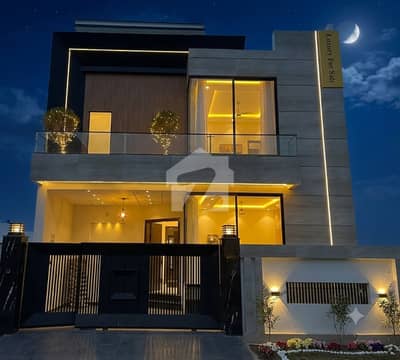 ڈی ایچ اے 9 ٹاؤن ڈیفنس (ڈی ایچ اے),لاہور میں 3 کمروں کا 5 مرلہ مکان 2.95 کروڑ میں برائے فروخت۔