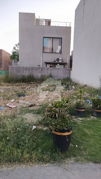ڈی ایچ اے 9 ٹاؤن ۔ بلاک بی ڈی ایچ اے 9 ٹاؤن,ڈیفنس (ڈی ایچ اے),لاہور میں 5 مرلہ رہائشی پلاٹ 1.35 کروڑ میں برائے فروخت۔ ڈی ایچ اے 9 ٹاؤن ۔ بلاک بی ڈی ایچ اے 9 ٹاؤن,ڈیفنس (ڈی ایچ اے),لاہور میں 5 مرلہ رہائشی پلاٹ 1.35 کروڑ میں برائے فروخت۔