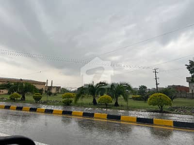 Ideal Location Plot Near Park For Sale Ideal Location Plot Near Park For Sale