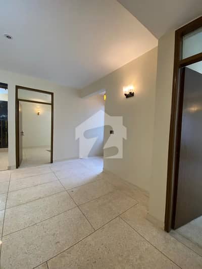 1300 Square Feet Flat Up For sale In Gulistan-e-Jauhar - Block 16