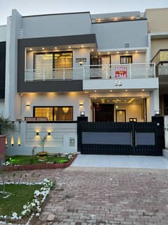 5 Marla Boulevard Category Designer House Available For Sale Just 2 Mnt Drive From The Main Gate!! 5 Marla Boulevard Category Designer House Available For Sale Just 2 Mnt Drive From The Main Gate!!