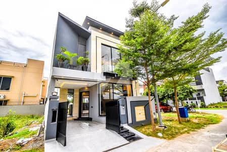 5 Marla Top Quality Ultra Modern Luxury Villa For Sale In DHA 9 Town