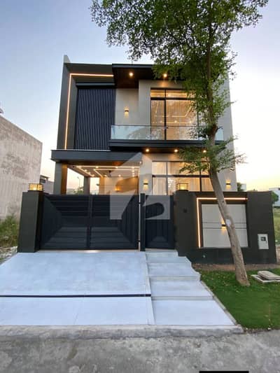 5 Marla Luxurious House For Sale In Bahria Town Lahore, Tauheed Block