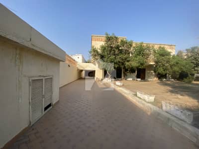 Bungalow For Rent For Commercial Used Restaurant Office School Warehouse Gym Best For Sort Of Any Business Opposite South City Hospital 1100 Sq Yard Huge Car Parking Space Green Garden Main 26 Street Closed To Bilawal House 7 Bedroom Attached With Servant Quate