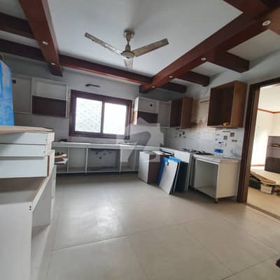 1000 Yards Luxury Bungalow For Rent Prime Location