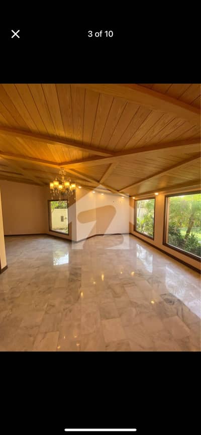 1000 SQ Yard Bungalow Available For Rent