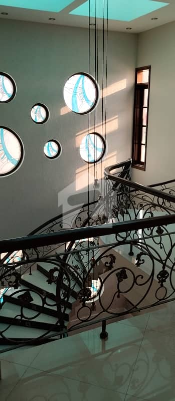 1000 Square Yard Villa Available For Rent