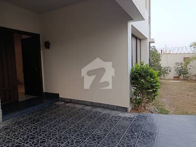 500 Yards Fully Renovated Bungalow for Rent in DHA Phase 8 | 5 Bed + Study | Basement | Huge Lawn