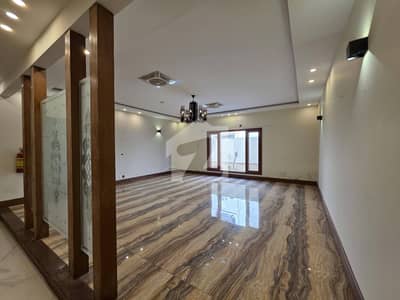 1000 Square Yard Bungalow Available For Rent