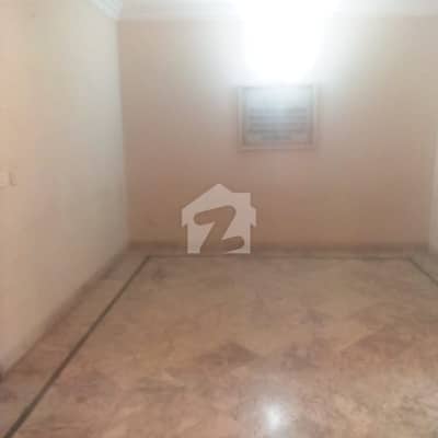 A Spacious 160 Square Yards Upper Portion In Gulshan-e-Iqbal - Block 19