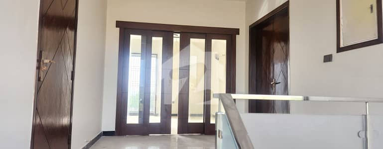 Chance Deal 500sq Yds Villa Bahria Hills, P9 Most Prime Location Is Available For Sale