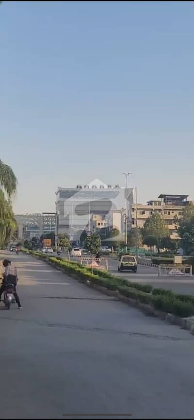 ڈی ایچ اے فیز 2 - سیکٹر ای ڈی ایچ اے ڈیفینس فیز 2,ڈی ایچ اے ڈیفینس,اسلام آباد میں 10 مرلہ رہائشی پلاٹ 3.85 کروڑ میں برائے فروخت۔ ڈی ایچ اے فیز 2 - سیکٹر ای ڈی ایچ اے ڈیفینس فیز 2,ڈی ایچ اے ڈیفینس,اسلام آباد میں 10 مرلہ رہائشی پلاٹ 3.85 کروڑ میں برائے فروخت۔