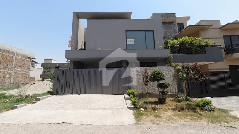10 Marla ( 30*70 ) Designer House Double Unit House Available For Sale 10 Marla ( 30*70 ) Designer House Double Unit House Available For Sale