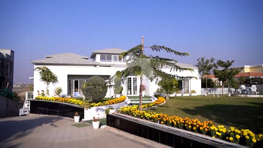 Gulberg Greens Lake Facing Farmhouse or Rent