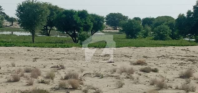 موضع کلمات گوادر میں 8 کنال رہائشی پلاٹ 2.0 لاکھ میں برائے فروخت۔