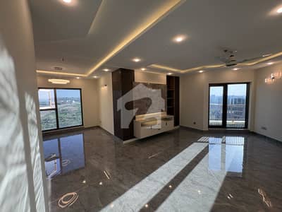 Luxury 2 Bed With Lake Views | Gated Community Flat For Rent