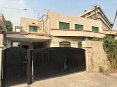 گلبرگ لاہور میں 5 کمروں کا 1 کنال مکان 3.5 لاکھ میں کرایہ پر دستیاب ہے۔