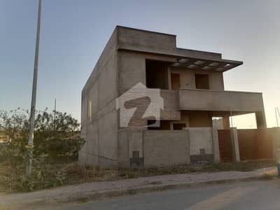 بحریہ ٹاؤن - پریسنٹ 8 بحریہ ٹاؤن کراچی,کراچی میں 5 کمروں کا 11 مرلہ مکان 1.8 کروڑ میں برائے فروخت۔