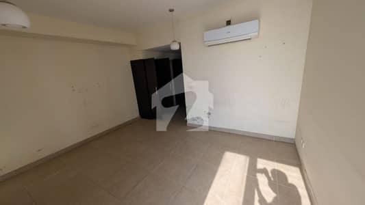 عمار کورل ٹاورز امارکریسنٹ بے,ڈی ایچ اے فیز 8,ڈی ایچ اے ڈیفینس,کراچی میں 2 کمروں کا 8 مرلہ فلیٹ 6.0 کروڑ میں برائے فروخت۔