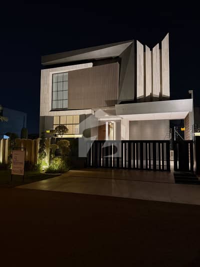 KANAL FULL FURNISEH EYE CATCHING SUPERB LUXURY BUNGALOW FOR SALE