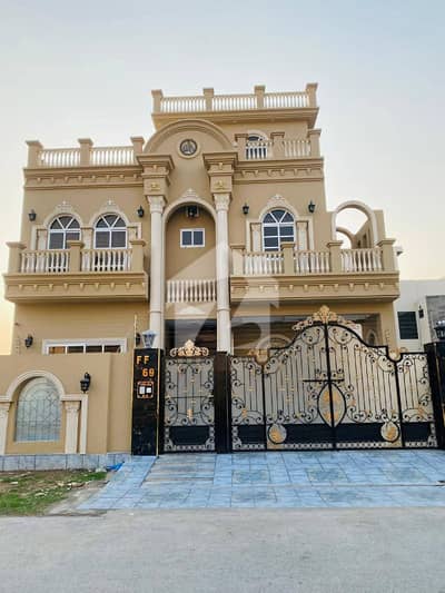 سٹی ہاؤسنگ سوسائٹی گوجرانوالہ میں 6 کمروں کا 10 مرلہ مکان 3.8 کروڑ میں برائے فروخت۔