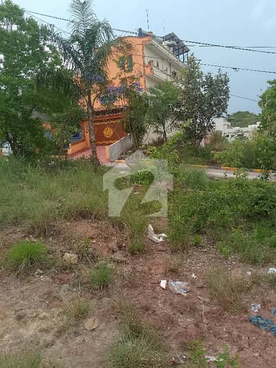 بنی گالہ اسلام آباد میں 2 کنال رہائشی پلاٹ 3.0 کروڑ میں برائے فروخت۔