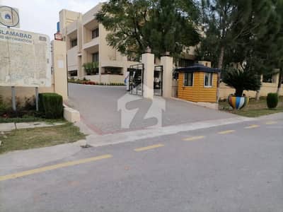 ڈی ۔ 18 اسلام آباد میں 1 کنال رہائشی پلاٹ 1.05 کروڑ میں برائے فروخت۔ ڈی ۔ 18 اسلام آباد میں 1 کنال رہائشی پلاٹ 1.05 کروڑ میں برائے فروخت۔
