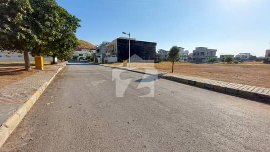 10 Marla Heighted Plot For Sale
