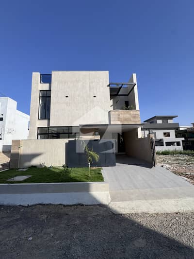 Modern Architectural Masterpiece: 8 Marla Designer House With Full Basement