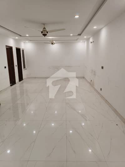 لیک سٹی میڈوز لاہور میں 4 مرلہ Studio دفتر 40.0 ہزار میں کرایہ پر دستیاب ہے۔