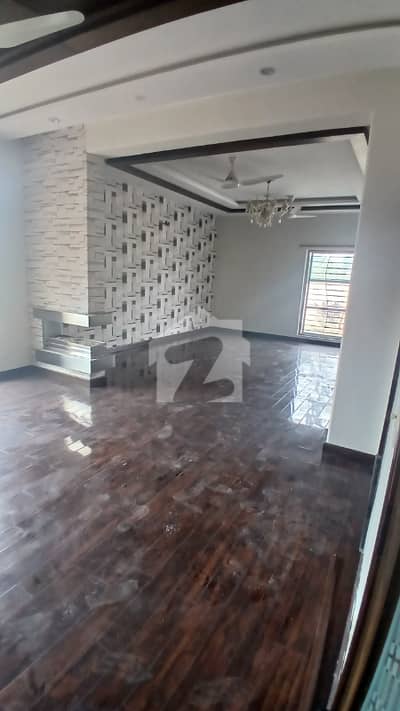 1 Kanal Full House Available For Rent Ideal Location All Facilities Available