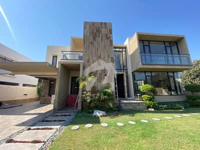 1000 YARDS LUXURY BUNGALOW FOR SALE